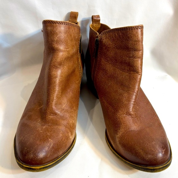 LUCKY BRAND Sz 9.5 Booties 2 Zippers Leather Distressed Stacked Heels Almond Toe - Picture 1 of 11